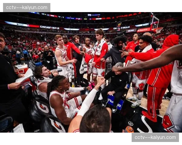 活塞客场对阵公牛，两支重建球队交锋