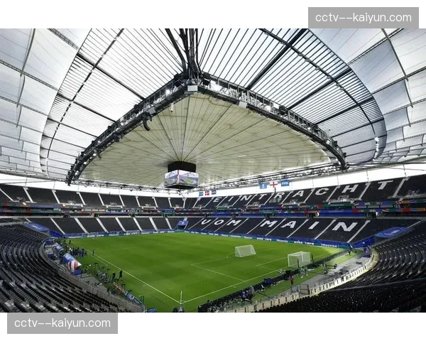 天气预警：本轮多场比赛可能因恶劣天气条件推迟，英足总密切关注。